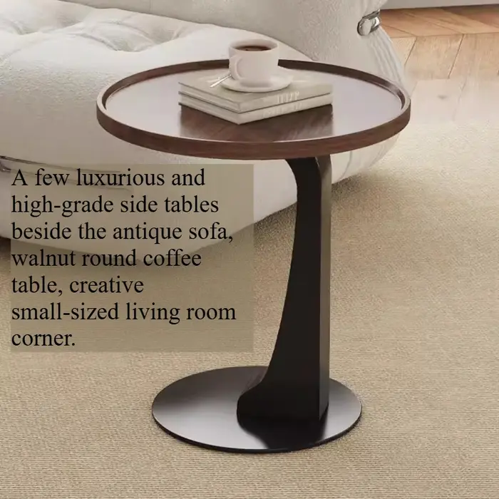 Table d'appoint basse ronde en forme de C