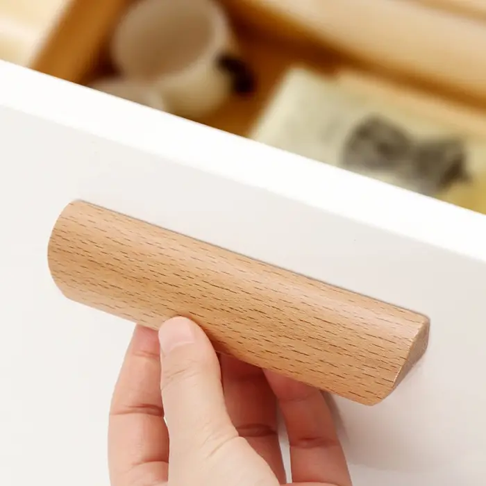 Poignée de meuble en bois