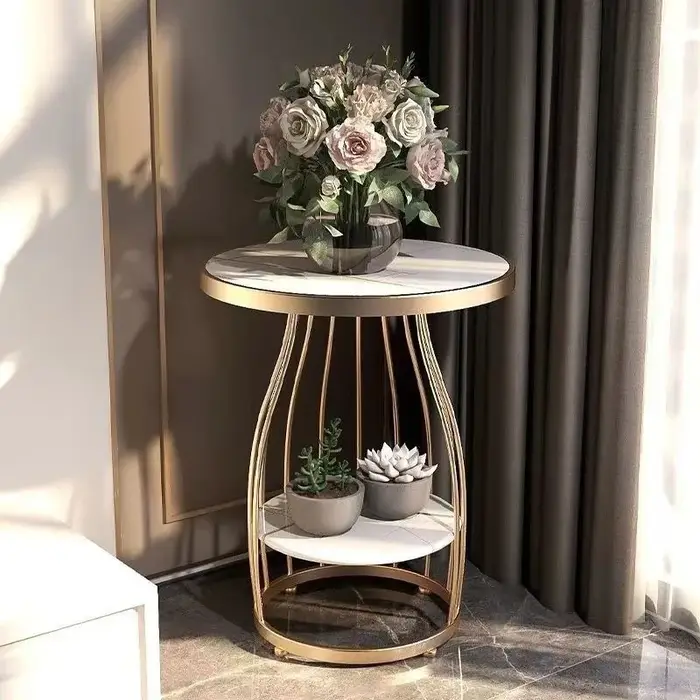 Bord quelques petites tables basses salon canapé coin quelques simples balcon mobiles petite table r