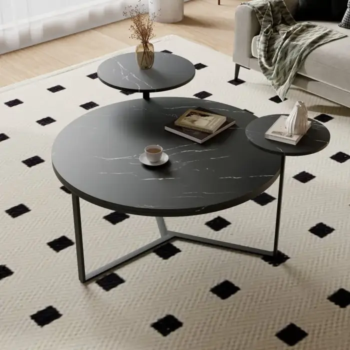 Table basse moderne avec deux présentoirs, surfaces en faux marbre noir, base inspirée du trépied, b
