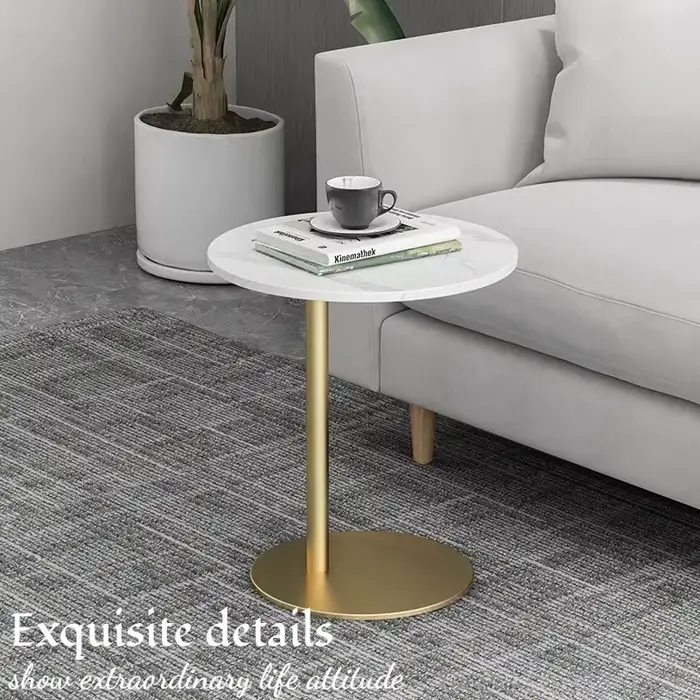 Petite table basse d'angle ronde pour appartement