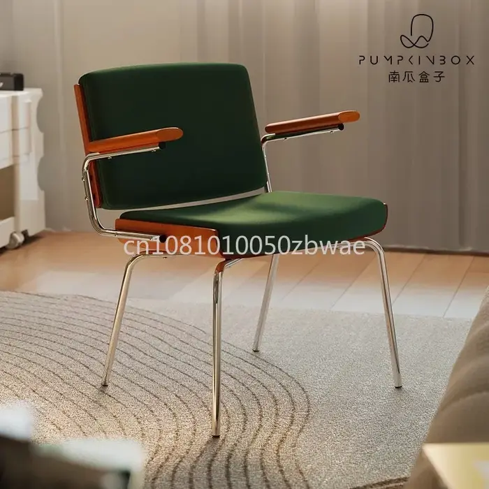 Fauteuil de style vintage en bois massif avec assise rembourrée