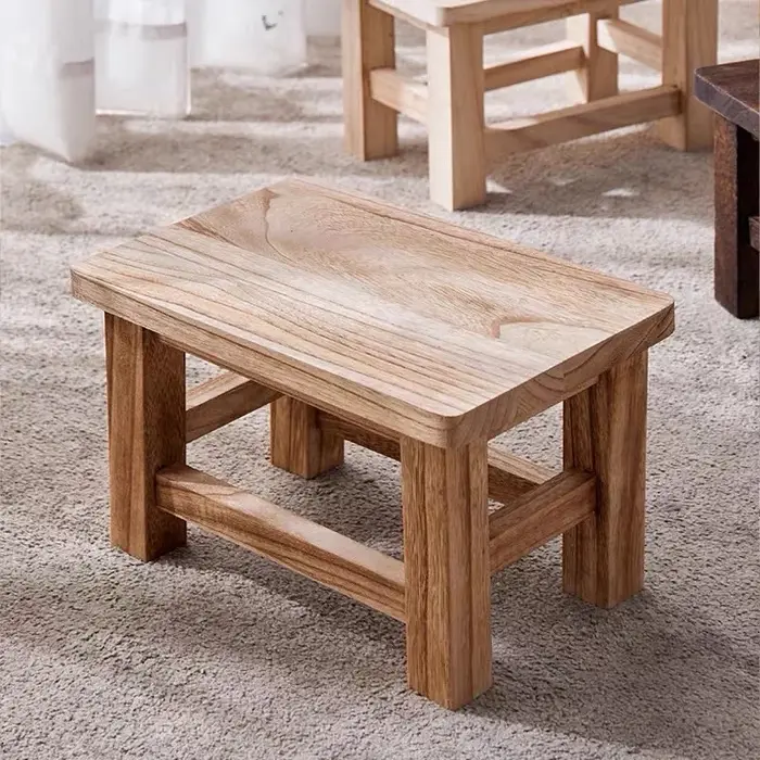 Petit tabouret en bois massif minimaliste moderne