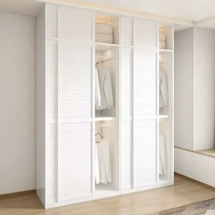 Armoire française à portes coulissantes encastrées pour salon