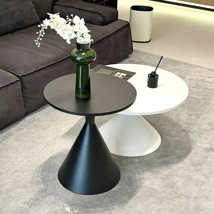 Petite table basse ronde en bois pour salon
