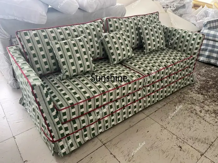 Canapé d'appartement minimaliste