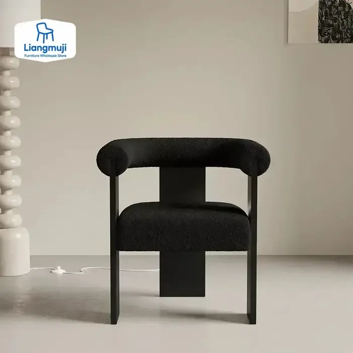 Chaise de salle à manger légère et luxueuse en bois massif, Restaurant d'hôtel rétro en peau d'agnea
