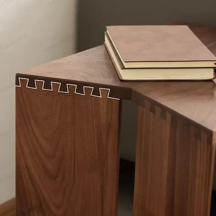 Table d'appoint nordique en forme de C