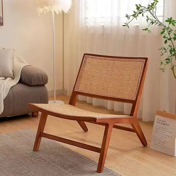 Chaise en bois massif, rotin