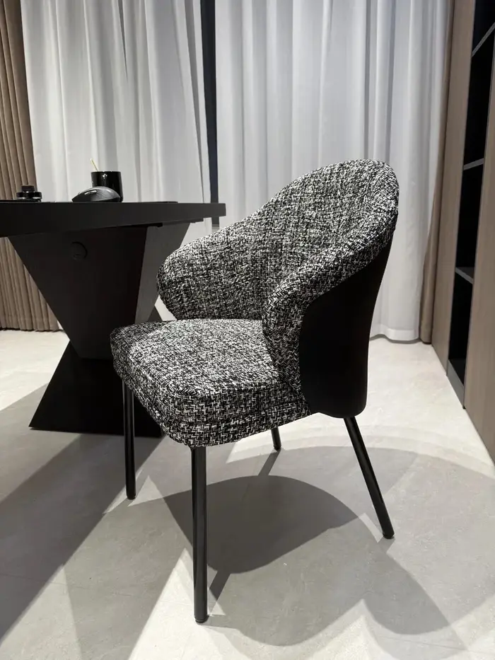 Chaise de salle à manger italienne