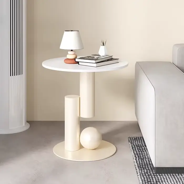 Canapé de salon, petite table basse